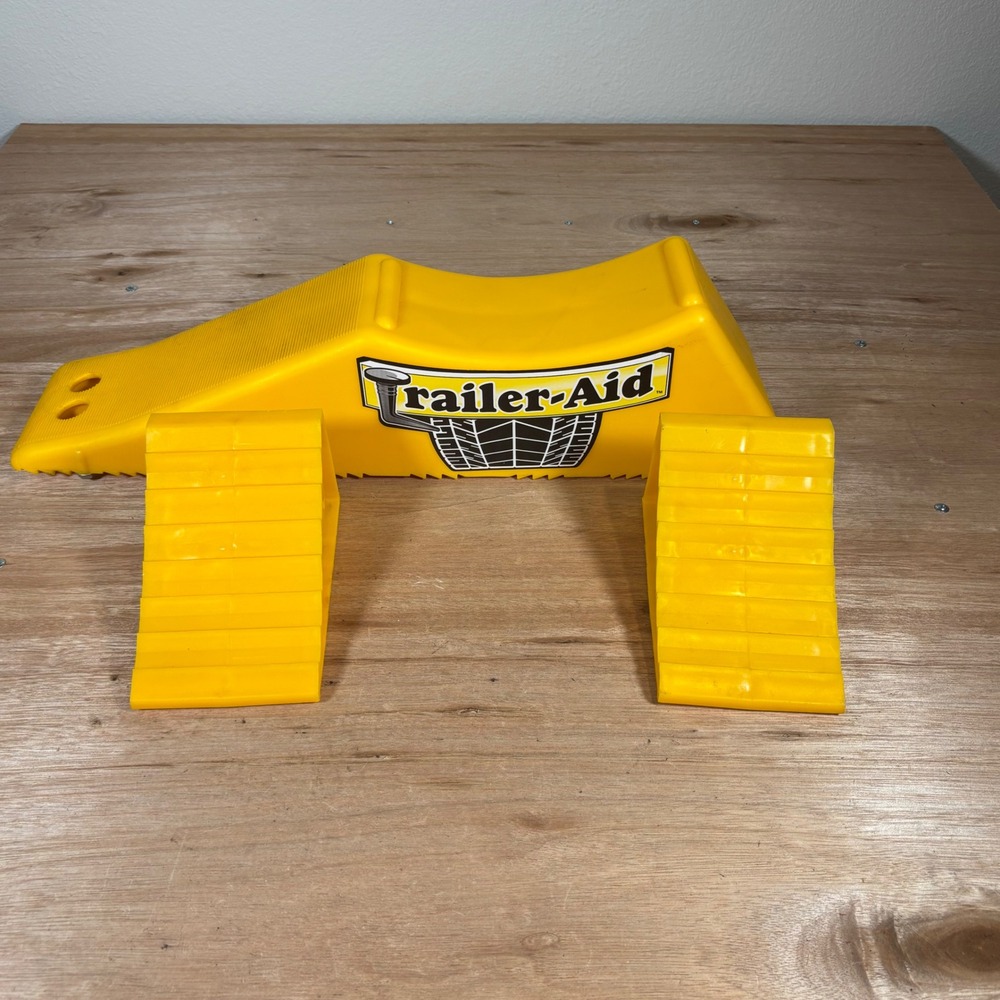 Camco Trailer-Aid Tandem Tire Changing Ramp Yellow 15000lb with 2 Wheel Chocks